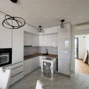 Novi, moderan i namješten stan s dva parkirna mjesta na odličnoj lokaciji, Pula!