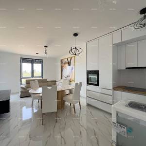 Novi, moderan i namješten stan s dva parkirna mjesta na odličnoj lokaciji, Pula!