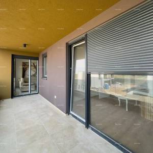 Novi, moderan i namješten stan s dva parkirna mjesta na odličnoj lokaciji, Pula!