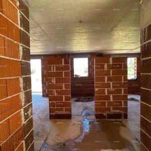 Novi projekt, Barbariga! Stan u prizemlju s vrtom i parkingom,  500 m od mora