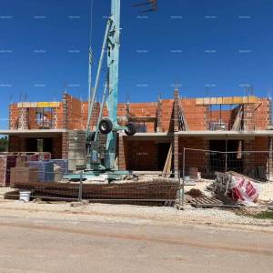 Novi projekt, Barbariga! Stan  s vrtom i parkingom,  500 m od mora