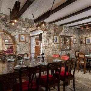 NOVI VINODOL, DRIVENIK - Kamena vila vrhunskog komfora u mirnoj oazi, 230m2