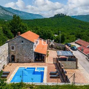 NOVI VINODOL, DRIVENIK - Kamena vila vrhunskog komfora u mirnoj oazi, 230m2