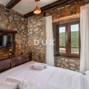 NOVI VINODOL, DRIVENIK - Kamena vila vrhunskog komfora u mirnoj oazi, 230m2