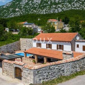 NOVI VINODOL, DRIVENIK - Kamena vila vrhunskog komfora u mirnoj oazi, 230m2