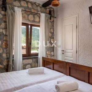 NOVI VINODOL, DRIVENIK - Kamena vila vrhunskog komfora u mirnoj oazi, 230m2
