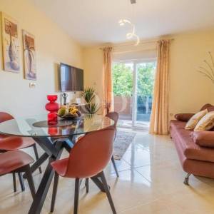 NOVI VINODOLSKI, kuća sa tri stambene jedinice