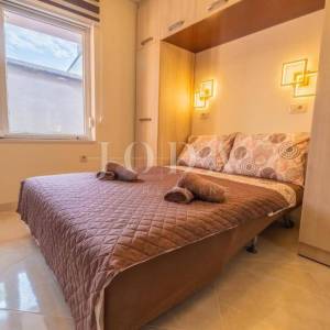 NOVI VINODOLSKI, kuća sa tri stambene jedinice