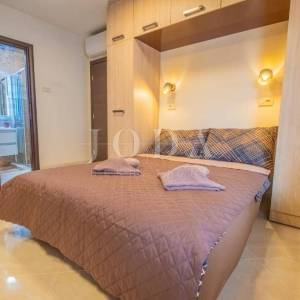 NOVI VINODOLSKI, kuća sa tri stambene jedinice