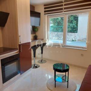 NOVI VINODOLSKI, kuća sa tri stambene jedinice