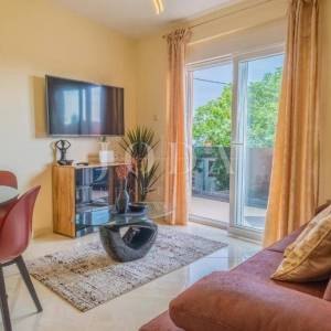 NOVI VINODOLSKI, kuća sa tri stambene jedinice