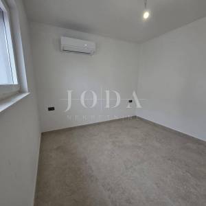 NOVI VINODOLSKI, novogradnja stan na prvom katu