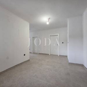 NOVI VINODOLSKI, novogradnja stan na prvom katu