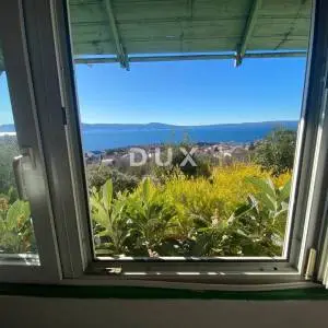 NOVI VINODOLSKI - stan 30 m2 s panoramskim pogledom na more! PRILIKA!