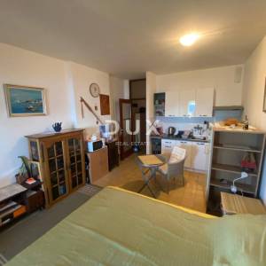 NOVI VINODOLSKI - stan 30 m2 s panoramskim pogledom na more! PRILIKA!