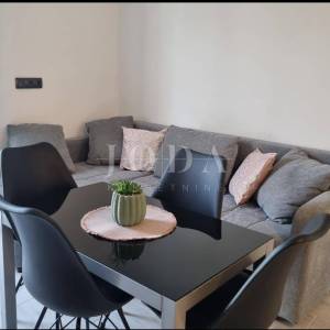 NOVI VINODOSLKI, stan na prvom katu, 150m od mora