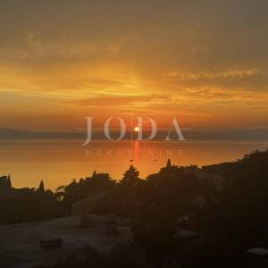 NOVI VINODOSLKI, stan na prvom katu, 150m od mora