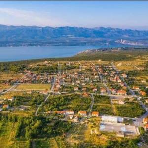 NOVIGRAD - PALJUV- ATRAKTIVNO GRAĐ. ZEMLJIŠTE 1938m2, PRILIKA! 40€/m2