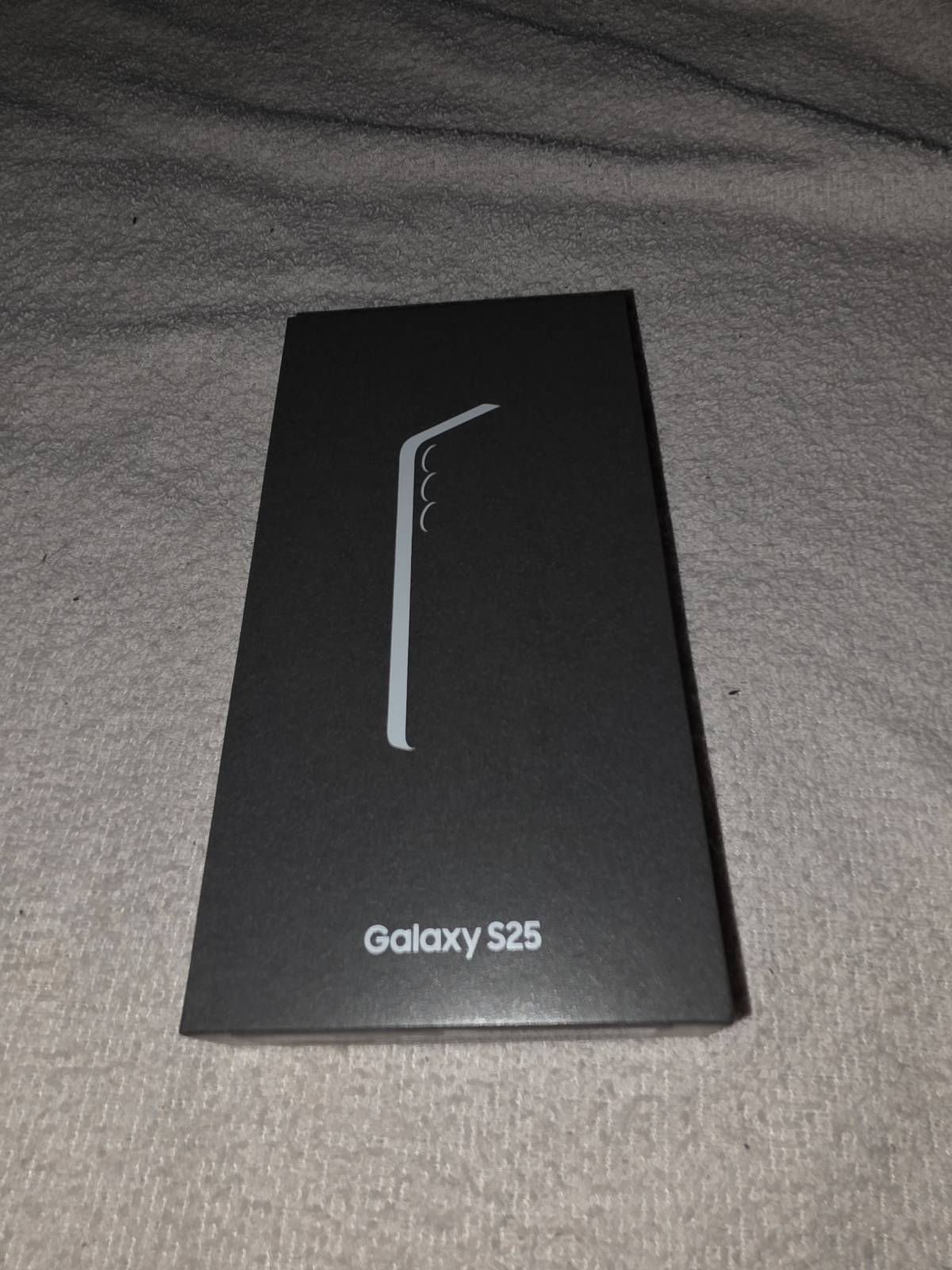 NOVO!!! Samsung Galaxy S25 / 256gb / silver shadow