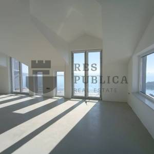 NOVOGRADNJA - MLINI - PROSTRANI PENTHOUSE