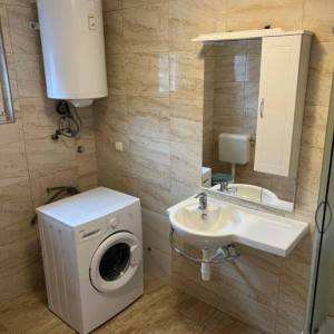 Novogradnja-Novi Jelkovec,3S stan u prizemlju manje stambene zgrade,PM