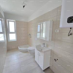 Novogradnja. Prostrani stan u Fažani, blizu centra i mora, savršeno za život ili odmor!