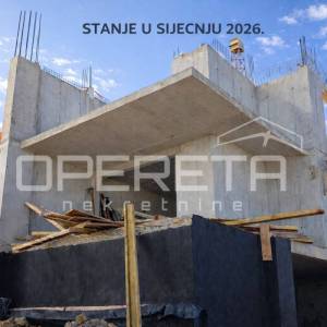 Novogradnja Ražanj, 70 m od mora, stan s balkonom i pogledom