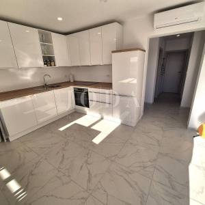 Novogradnja s pogledom na more