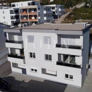 Novogradnja s pogledom na more