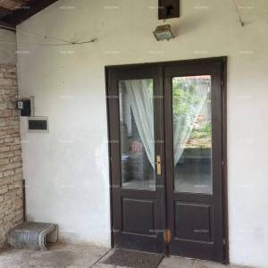 OBITELJSKA KUĆA, MUNTIĆ.  Udaljenost od centra grada Pule 8 km.