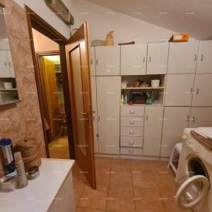 OBITELJSKA KUĆA, MUNTIĆ.  Udaljenost od centra grada Pule 8 km.