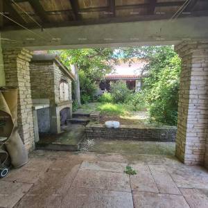 OBITELJSKA KUĆA, MUNTIĆ.  Udaljenost od centra grada Pule 8 km.