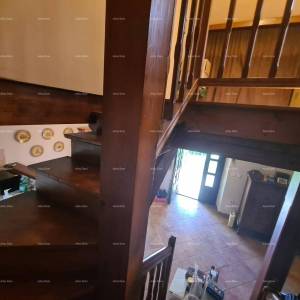 OBITELJSKA KUĆA, MUNTIĆ.  Udaljenost od centra grada Pule 8 km.