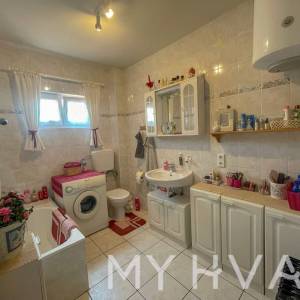 Obiteljski stan sa pogledom na more u Jelsi