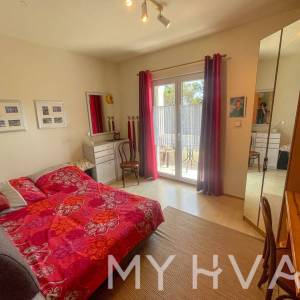 Obiteljski stan sa pogledom na more u Jelsi