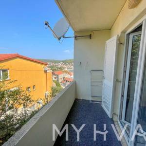 Obiteljski stan sa pogledom na more u Jelsi