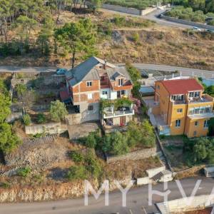 Obiteljski stan sa pogledom na more u Jelsi