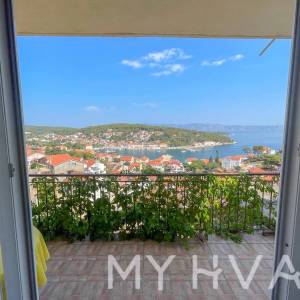 Obiteljski stan sa pogledom na more u Jelsi