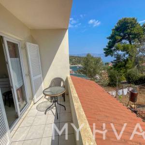 Obiteljski stan sa pogledom na more u Jelsi