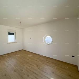 Odlična lokacija, 1 km do centra Medulina. Prodaje se nova kuća sa bazenom na odličnoj lokaciji, blizu mora!