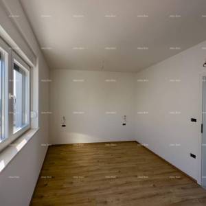 Odlična lokacija, 1 km do centra Medulina. Prodaje se nova kuća sa bazenom na odličnoj lokaciji, blizu mora!