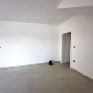 Odlična lokacija, 1 km do centra Medulina. Prodaje se nova kuća sa bazenom na odličnoj lokaciji, blizu mora!