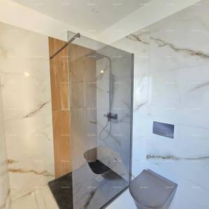 Odlična lokacija, 1 km do centra Medulina. Prodaje se nova kuća sa bazenom na odličnoj lokaciji, blizu mora!