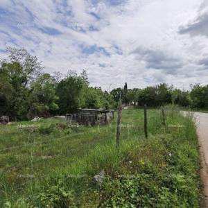 Odlično gradjevinsko zemljište za investiciju.