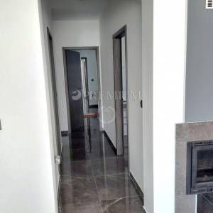 Okolica Vrbnika, samostojeća kuća s bazenom!