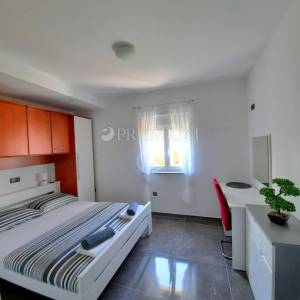 Okolica Vrbnika, samostojeća kuća s bazenom!