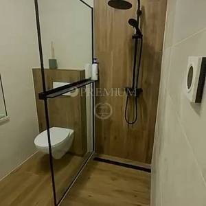 Omišalj, renovirana kamena kuća s pogledom na more!