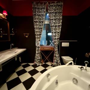 OPATIJA, CENTAR - Ekskluzivno uređen stan s gospodskim karakterom