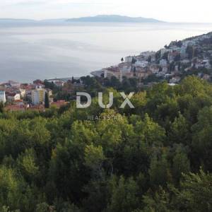 OPATIJA, CENTAR- građevinsko zemljište 950m2 s GRAĐ. DOZVOLOM s panoramskim pogledom na more za obiteljsku kuću/ villu/ stamben...
