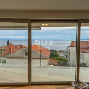 OPATIJA, CENTAR - stan u dovršenoj luksuznoj novogradnji s garažom i bazenom